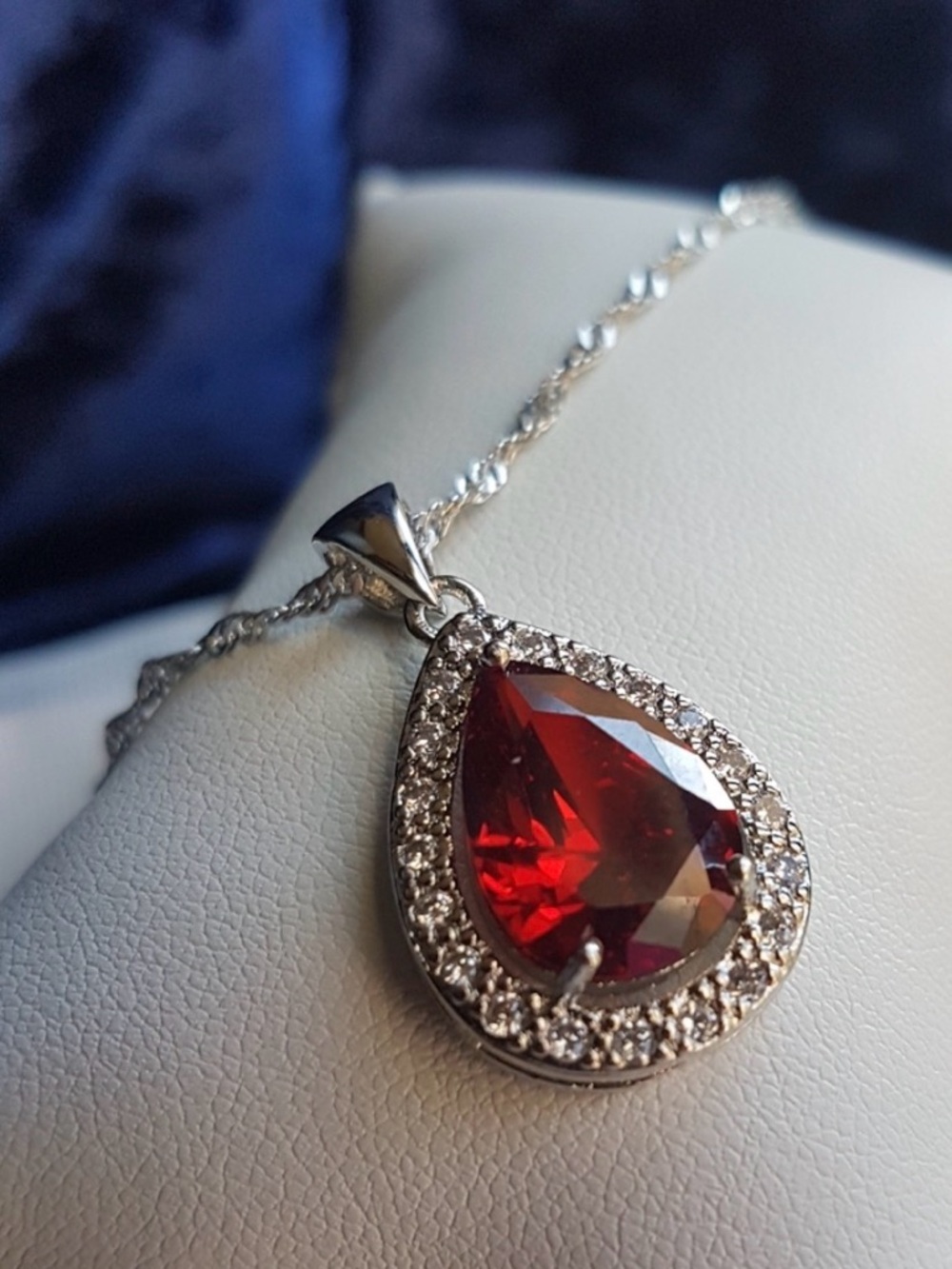 Swarovski Elements 925 Sterling Silver Garnet Red Teardrop Pendant Necklace NEW
